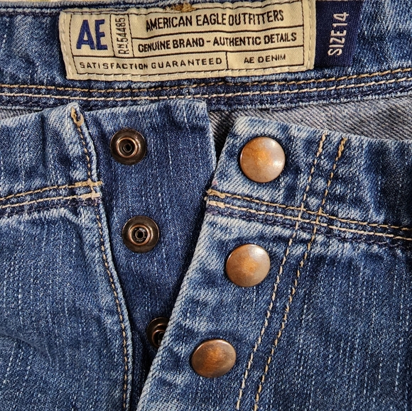 American Eagle Ladies Shorts sz 14 - Picture 3 of 3